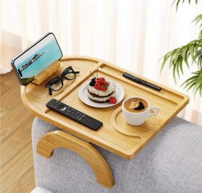 Bambus Clip-On Sofa Armlænsbakke med 360 graders telefonholder